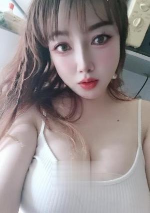 巨乳奶牛小小