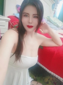 通站路风骚少妇会夹人