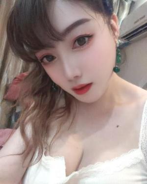 大奶欲女等待