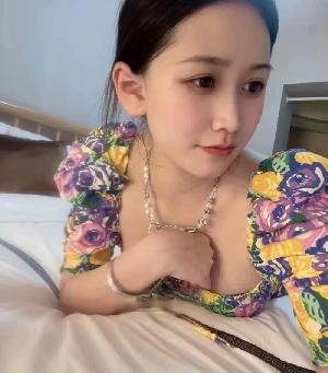 体验天花板极品神颜