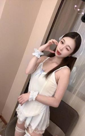 娇小呆呆萌