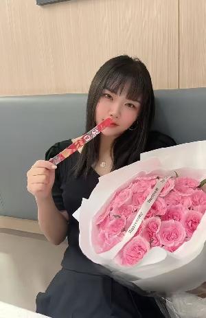 南山丰满骚小贝