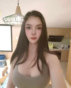 大胸长腿御姐