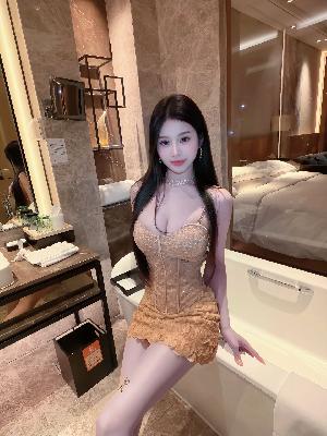 朝阳小美女奶大有浴缸啪