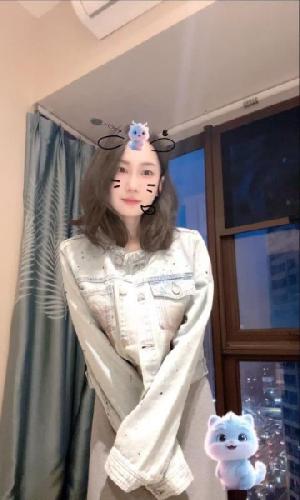 大胸彤彤