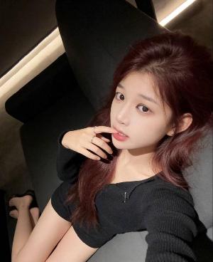 肤白貌美颜值长腿老师