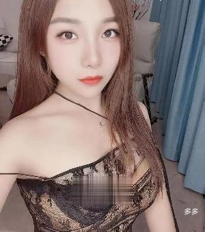 和平白嫩大胸美女