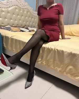 风情吊带小骚妇