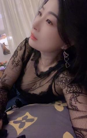 做完服务就来个后入
