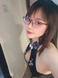 滨江眼镜妹