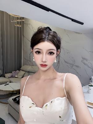 青青肥蚌真的会玩榨汁机
