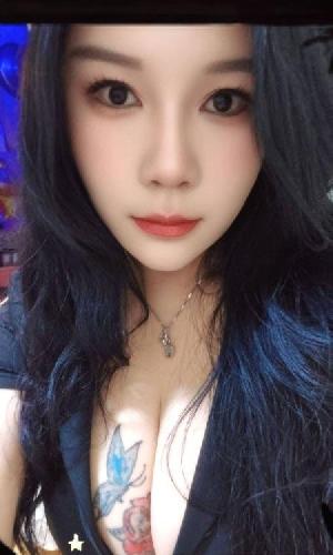 公明大奶肥臀