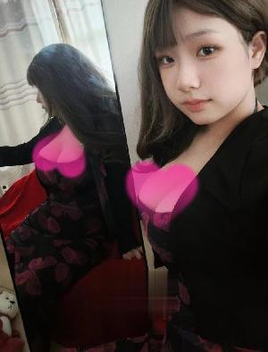 风骚波霸很会吃妹妹
