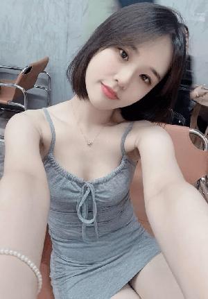 软嫩肤白细滑妹，三点粉后入会夹