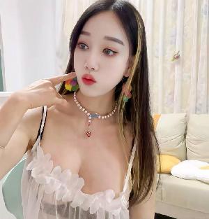 大奶双粉服务系小骚逼