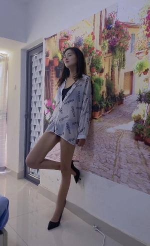 官渡长腿性感梅子