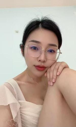 极品多汁美乳可欣