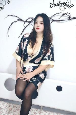 大胸翘臀骚美少妇