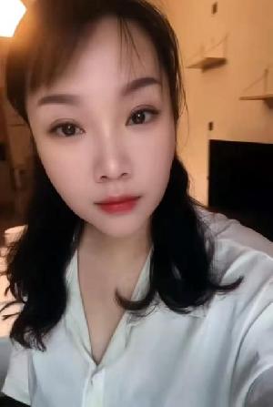 服务控肥臀少妇