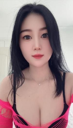 丰满翘臀圆润熟女