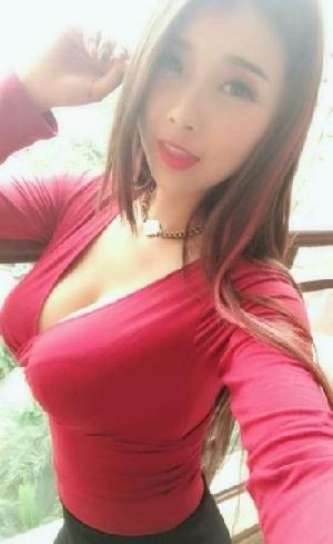 南山大胸麻麻女士