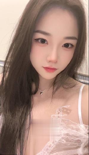 超性比价甜妹粉嫩鲍鱼