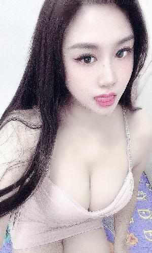 东郊大胸雪妍
