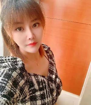 性价比极高的妹子