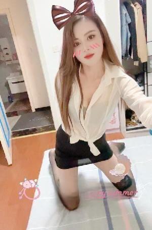 重庆肤白貌美大胸御姐超爽体验
