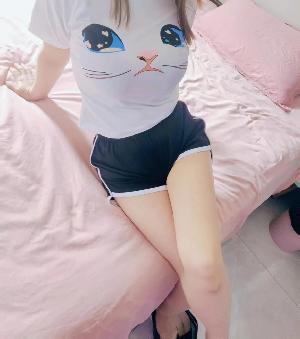 白皙大波北湖小姐姐