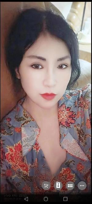 压箱底的妹子！皮肤软软的！