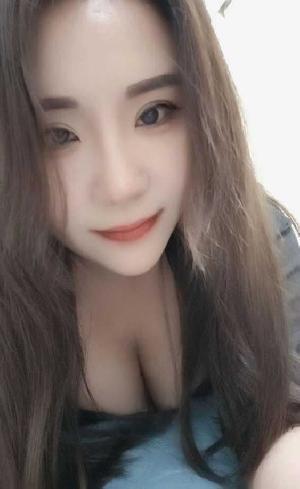 晓晓白嫩大奶妹