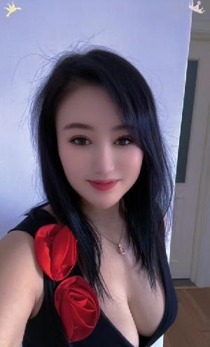 服务系大奶少妇