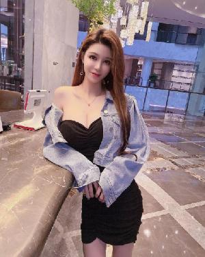 蜜桃臀艾琳