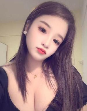 天河性感大胸妹子
