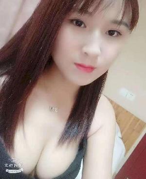 天然巨乳小骚妇