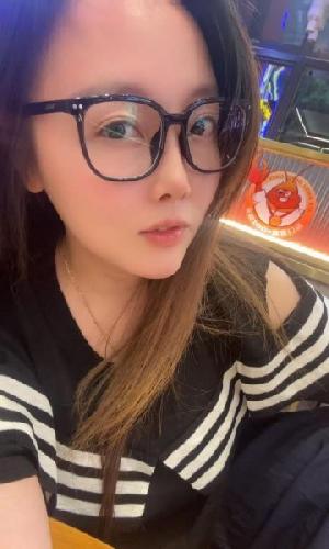 丰满少妇