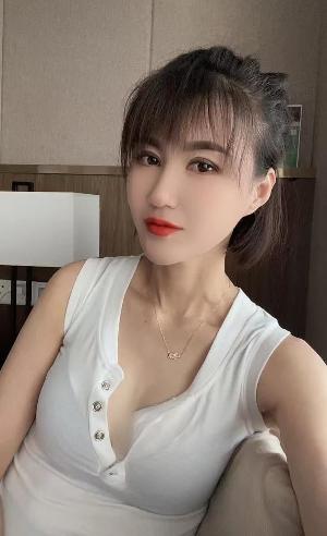 汉口短发俏小妹