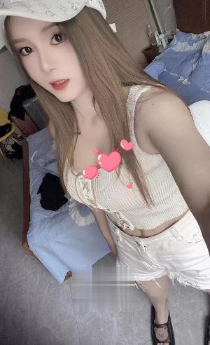 妩媚小妞性瘾很大