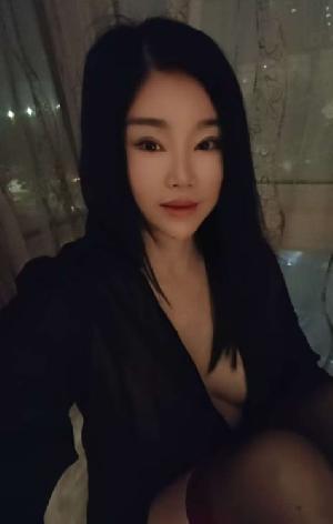 大屁股轻熟女