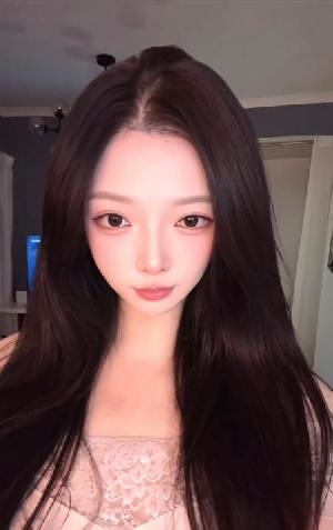高挑长腿Helen