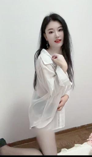 西青白皙多汁嫩女