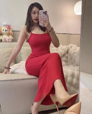 大奶性感小姐姐