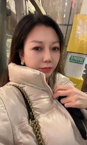 人妻美少妇