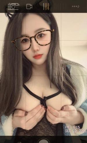 水多儿黑丝小骚妇