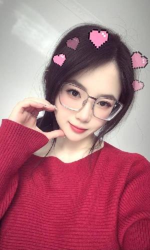 白云甜美霜儿