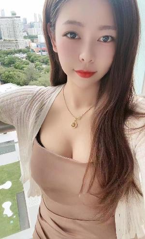 体验颜值大胸小艾