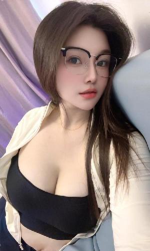 年轻妹子妍妍