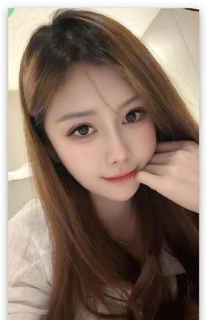白云肤白貌美沁伊