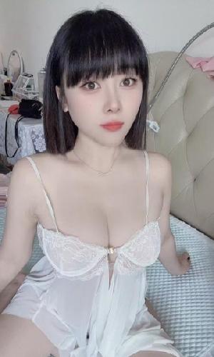 短发性感御姐